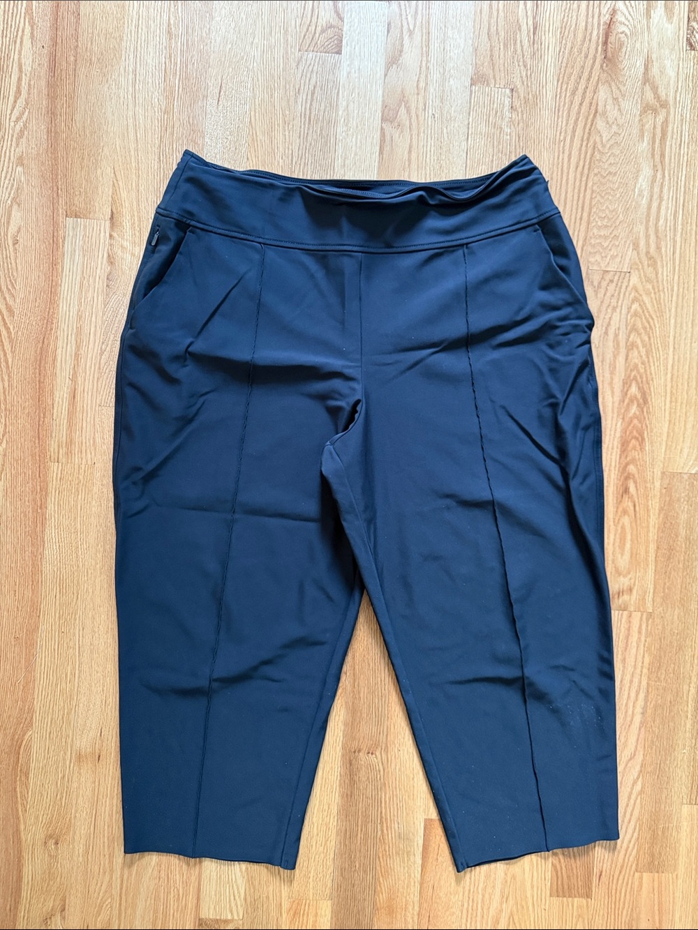 Athleta Black High-Waist Cropped Capris
